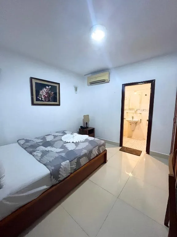 Deluxe Double Room β The Alley Saigon Hotel